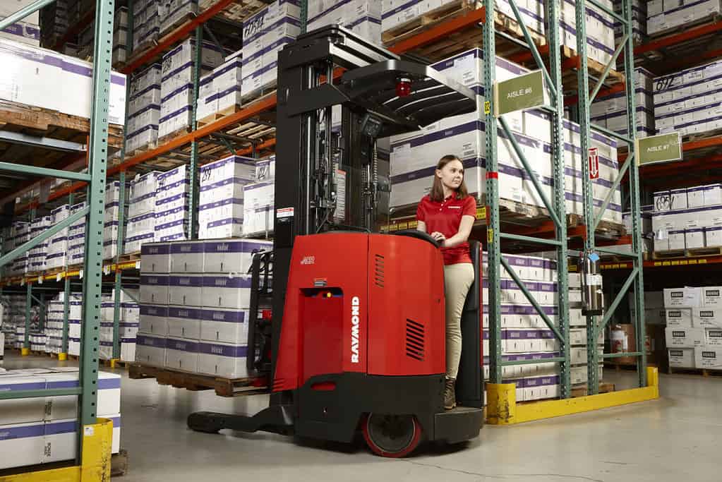 RAYMOND NEXT GENERATION OF REACH TRUCK WITH INTEGRATED INTELLIGENCE